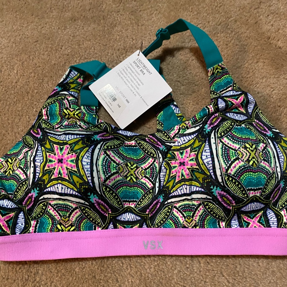 Victoria Secret Sports Bra, new with tag!